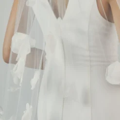 V217 - Elbow Length Veil With Petals -Bridal Shop 04 Accessory V217 Sheertulle SilkFlowers Elbowlength Veil CloseUp2 scaled