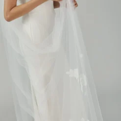 R237U - Cathedral Length Veil With Lace