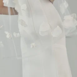 V217 - Elbow Length Veil With Petals -Bridal Shop 05 Accessory V217 Sheertulle SilkFlowers Elbowlength Veil CloseUp4 scaled