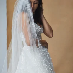 R394V - 3D Flower Veil