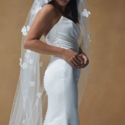 R390V - 3D Petal Veil