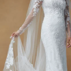 R392V - Lace Embroidery Veil
