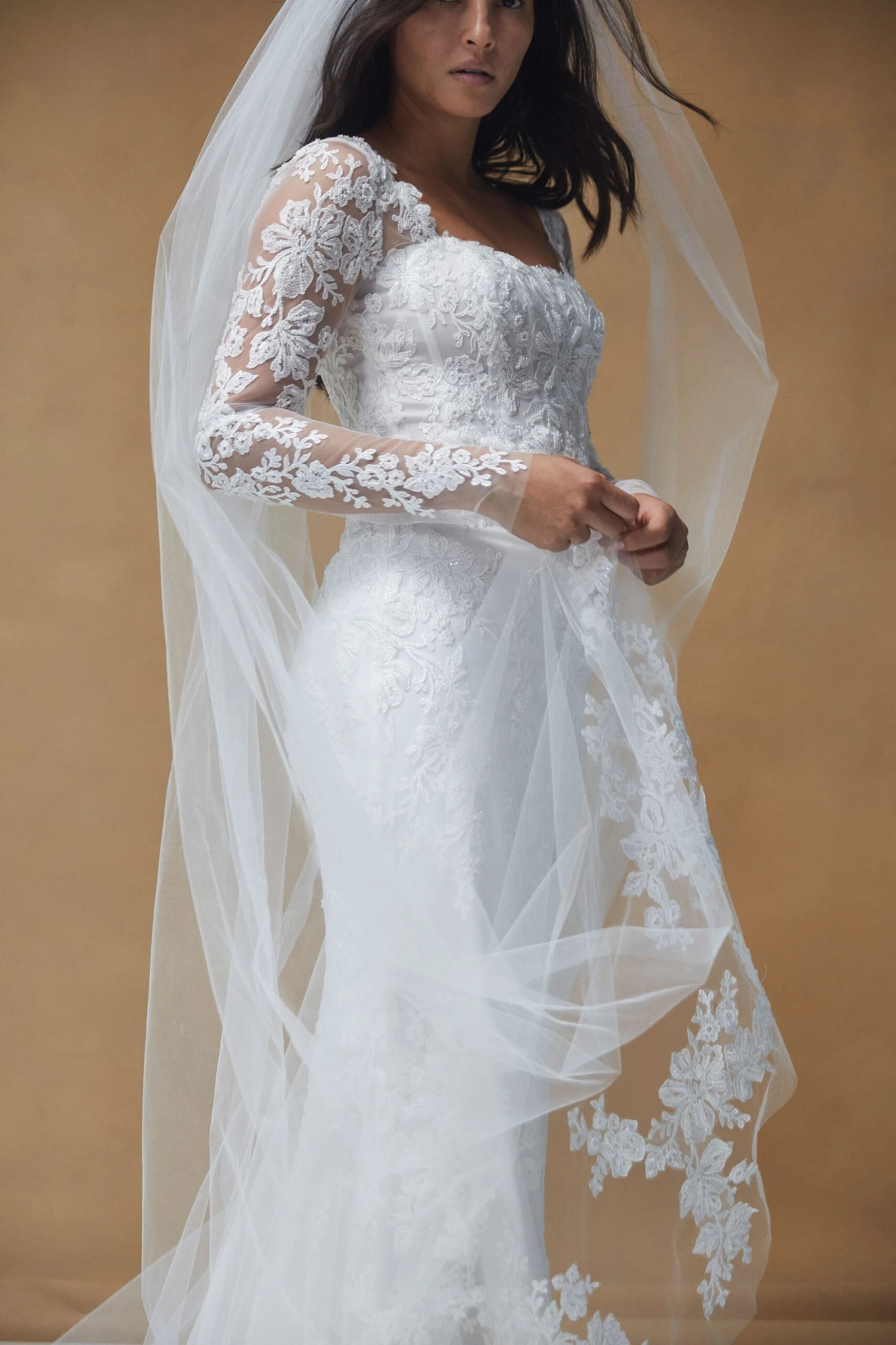 R392V - Lace Embroidery Veil - Image 3